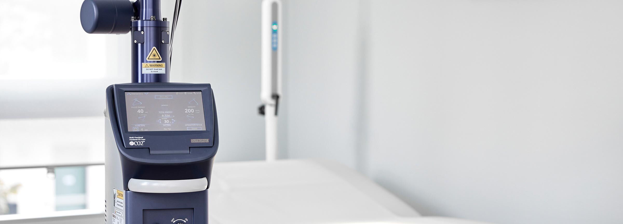 CO2 Laser in der Dermatologie Agata Jost Berlin - Entfernung von Warzen, Narben, erhabene Bindegewebsmale