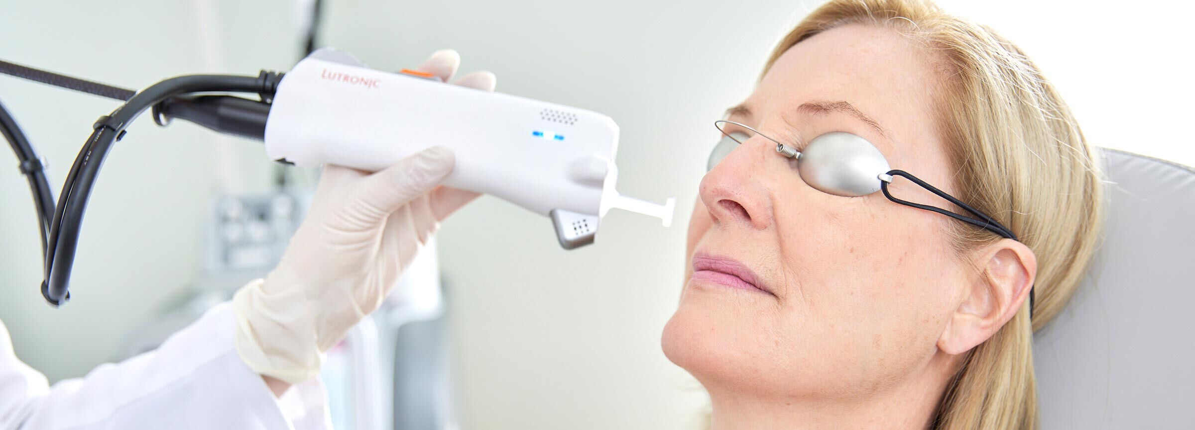 Behandlung von Rosazea, Couperose, flächige Rötungen in der ganzheitlichen Dermatologie Dr. med. Agata Jost Berlin